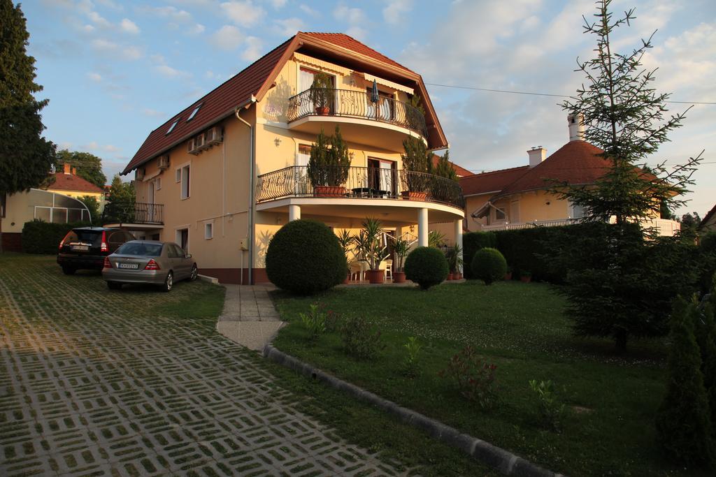 Erika Apartmanházak Hévíz Camera foto
