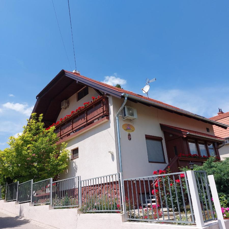 Erika Apartmanházak Hévíz Esterno foto