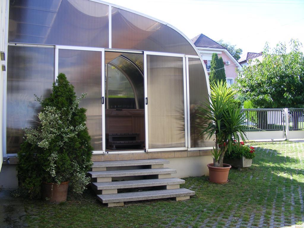 Erika Apartmanházak Hévíz Esterno foto
