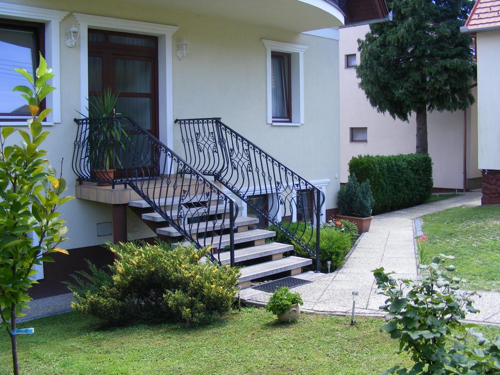 Erika Apartmanházak Hévíz Esterno foto